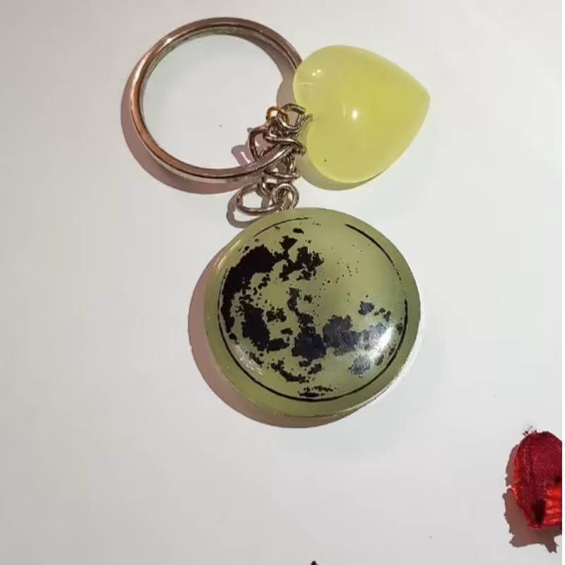 جاکلیدی رزینی دو طرفه شبتاب طرح عاشقانه و ماه