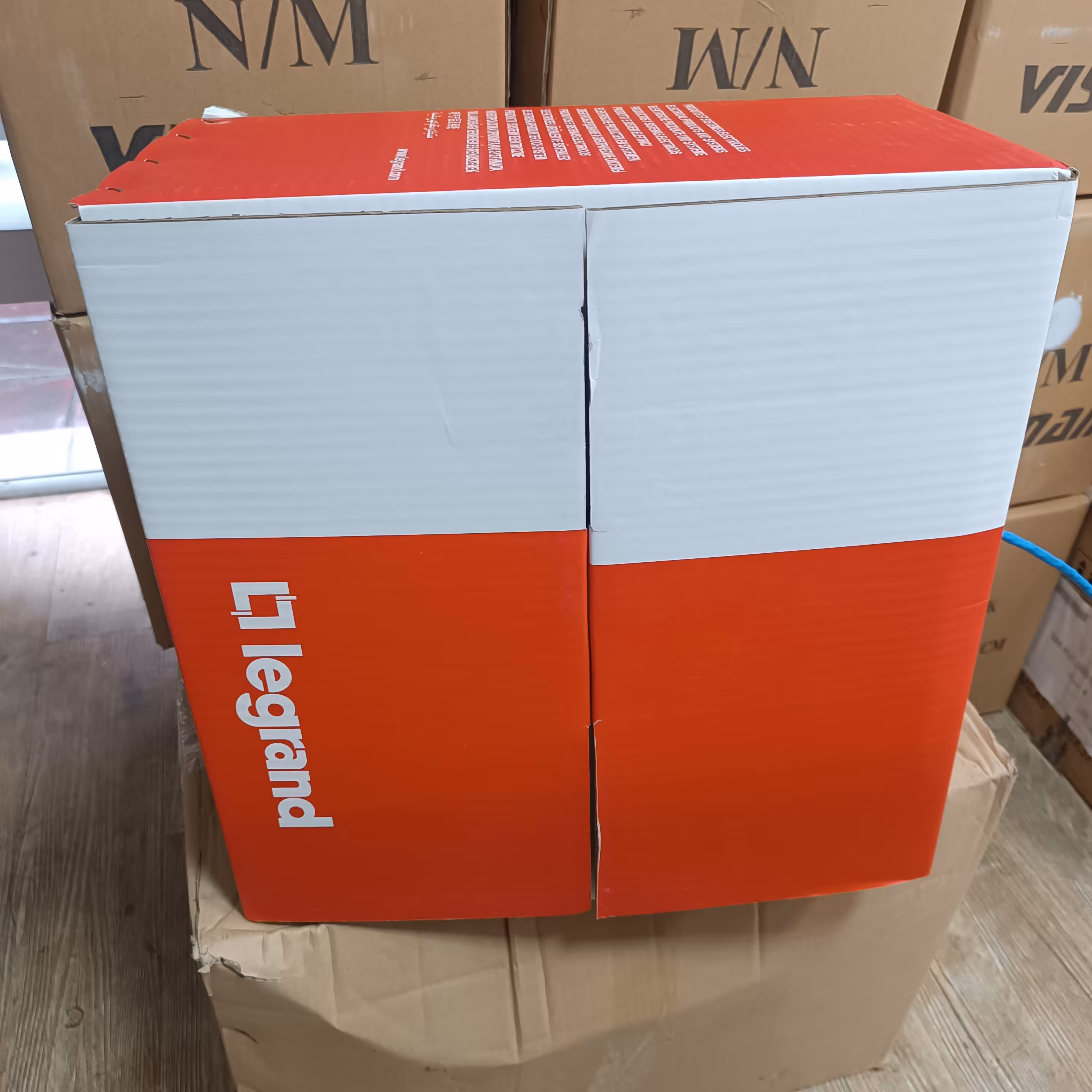 کابل شبکه CAT 6  لگراند UTP  حلقه 305 متری ( پس کرایه)