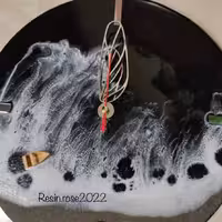 ساعت دیواری رزین و چوب طرح دریا