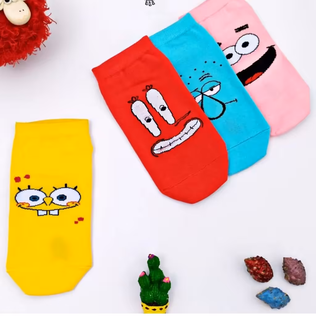 جوراب فانتزی جوراب فانتزی و خنگ باب و دوستانش
این جوراب فانتزی و بامزه می‌تونه استایل شمارو برای مهمونی ،تولد،و.... بسیا