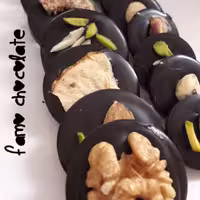 شکلات سکه ای آجیلی و میوه خشک 12 عدد بزرگ و 12 عدد کوچک 