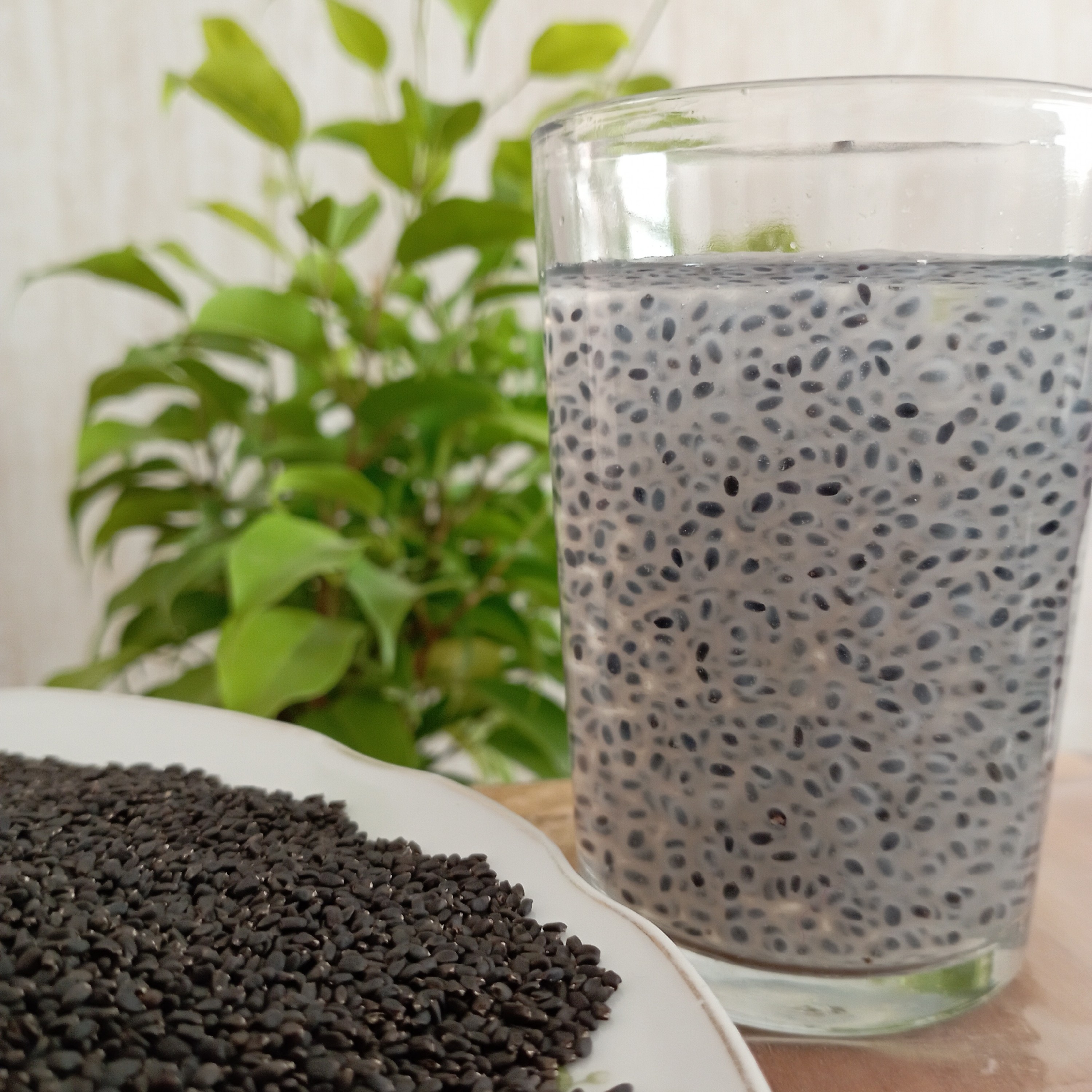 تخم شربتی ،( 100 گرمی) پاک شده و تمیز 