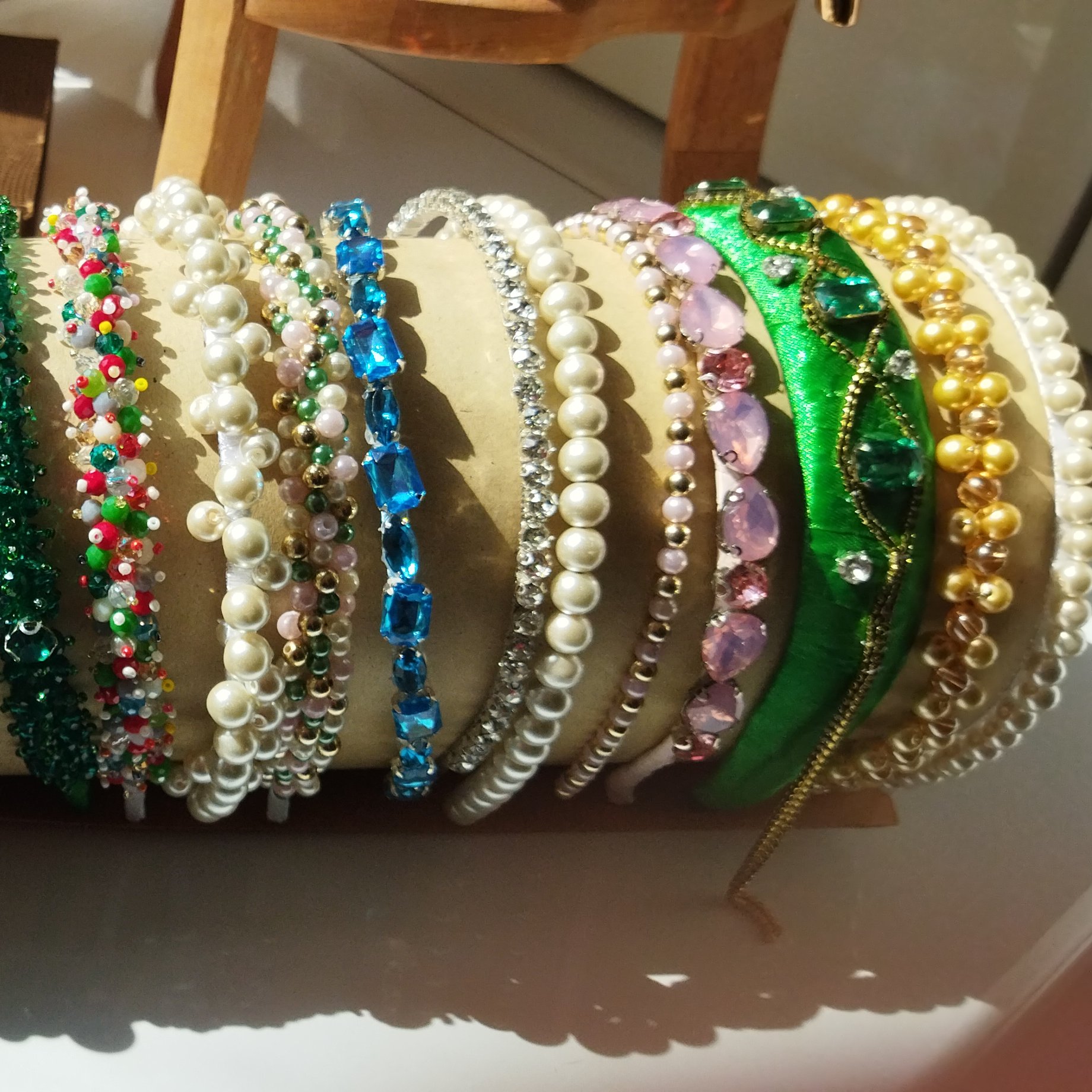 دارای رنگ ومدل های مختلف 