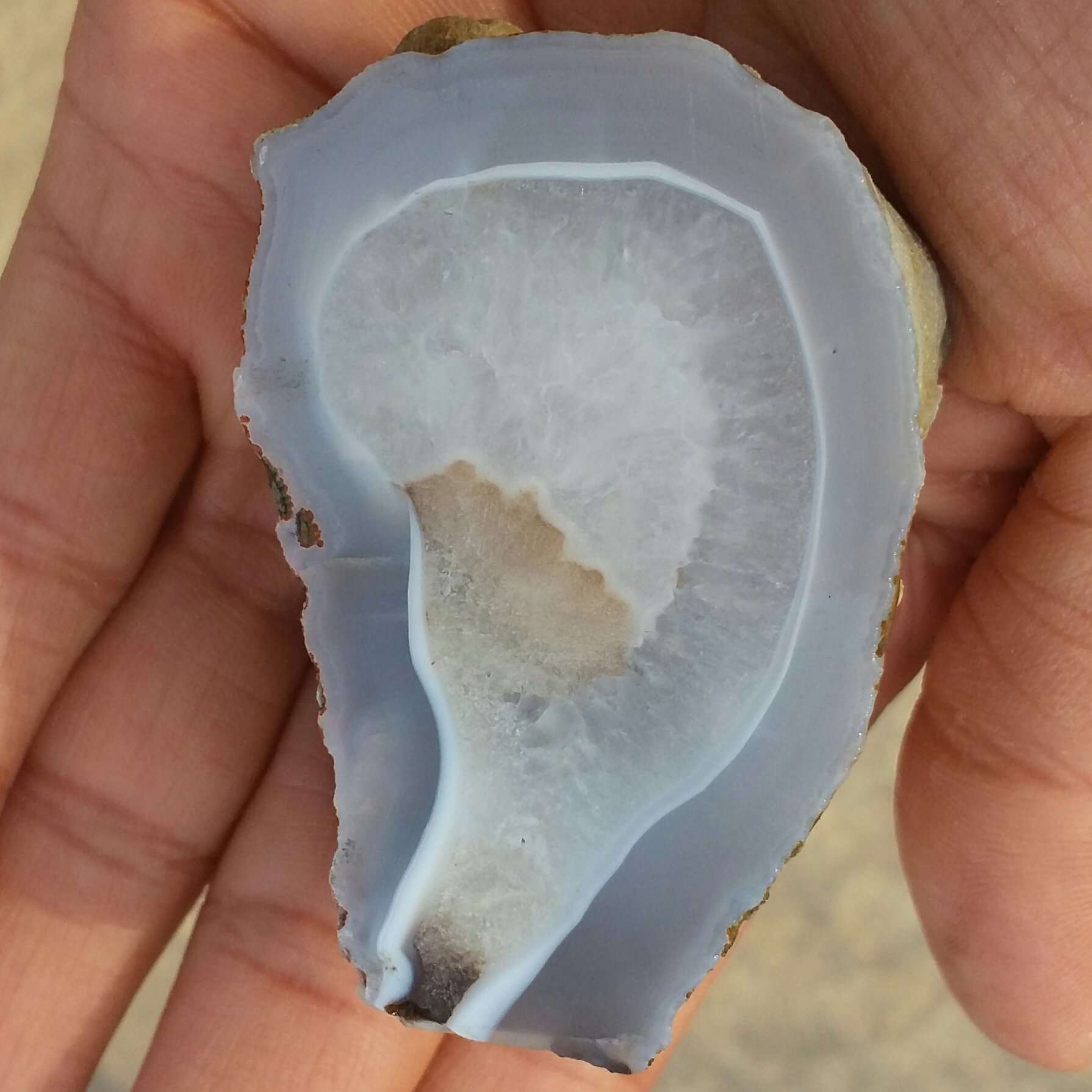 اسلایس سنگ راف عقیق سلیمانی 3 بعدی محشر 100 در 100 طبیعی شاهکار خلقت دیدنی با قابلیت ساخت چند نگین بینظیر
کد 7661