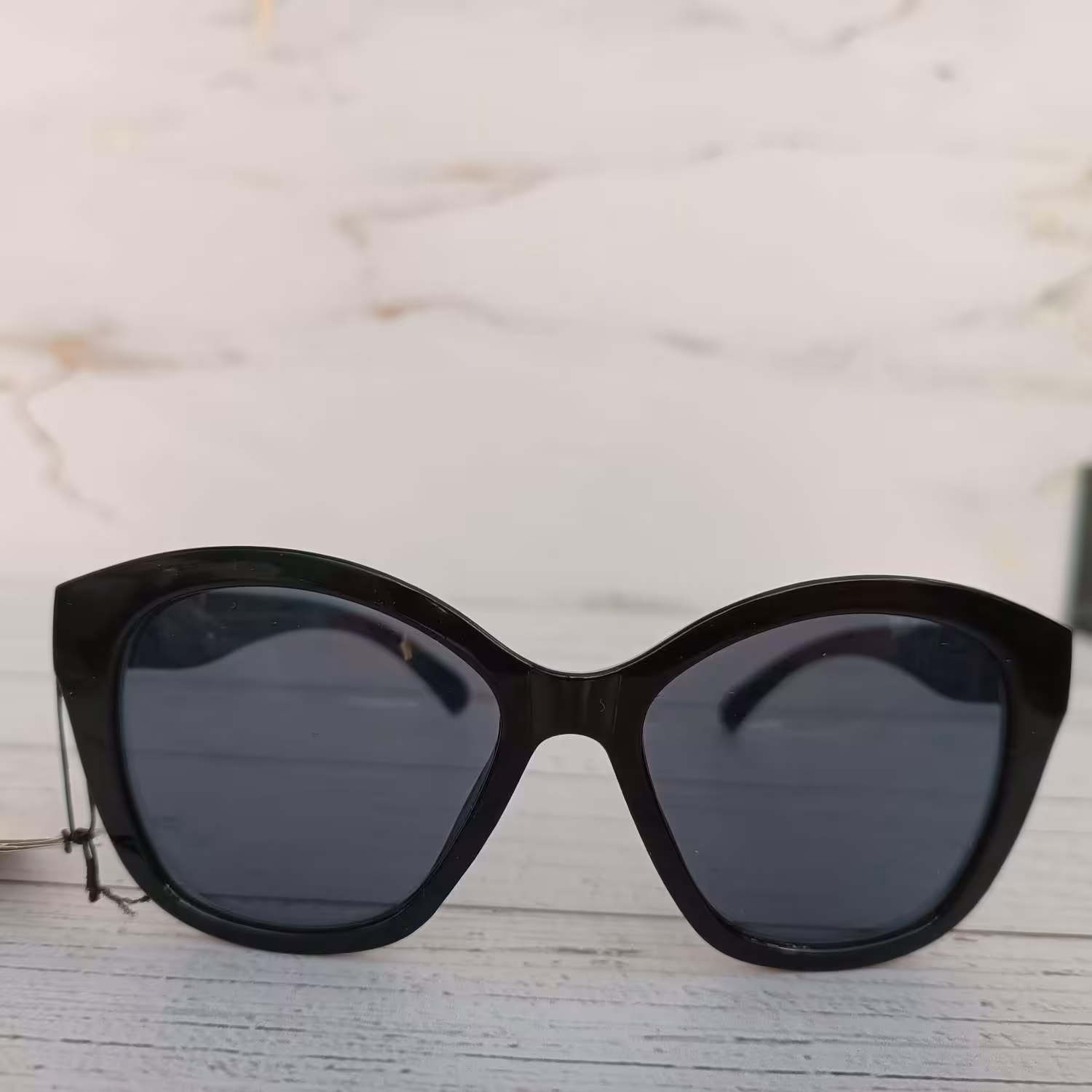 عینک پروانه ای فریم مشکی متوسط 