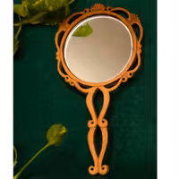 آینه چوبی از جنس چوب گلابی رنگ روشن منبت شده با کار دست به ارتفاع 20سانتی متر 