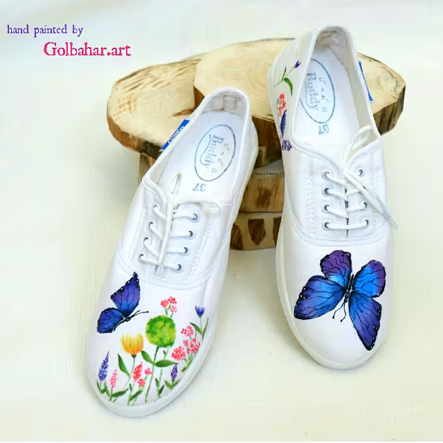 کفش گل و پروانه