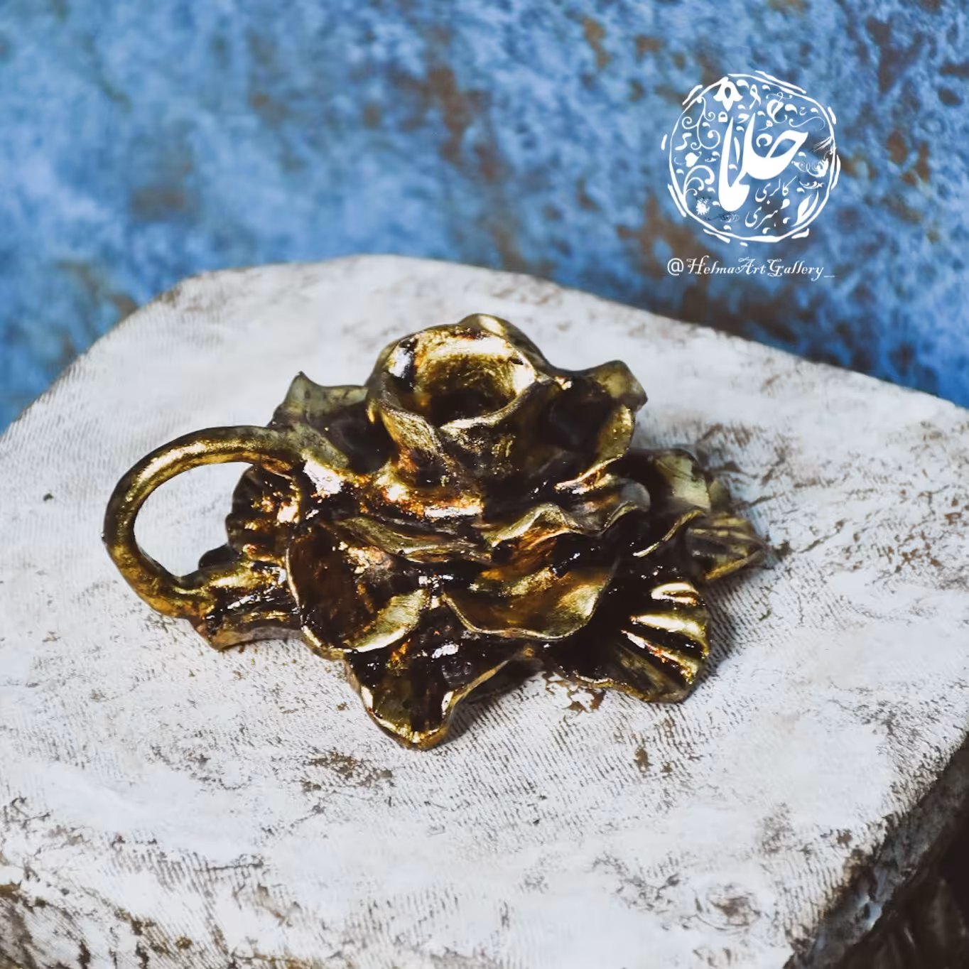 شمعدان پلی استر پتینه شده ورق طلا دکوراتیو و  فوق العاده 