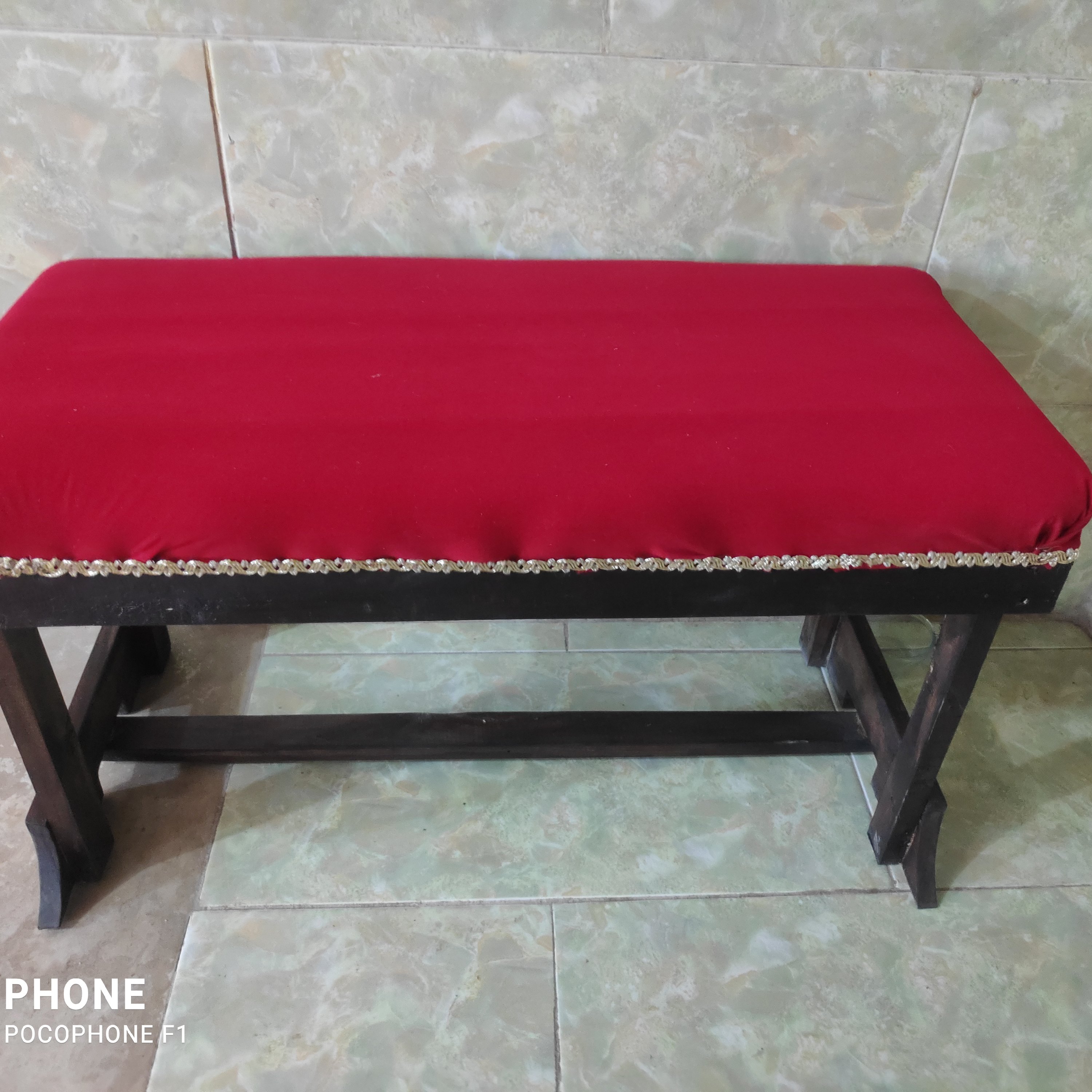 نیمکت مبلی ‌رویه مخمل بدنه چوبی محک و سبک 