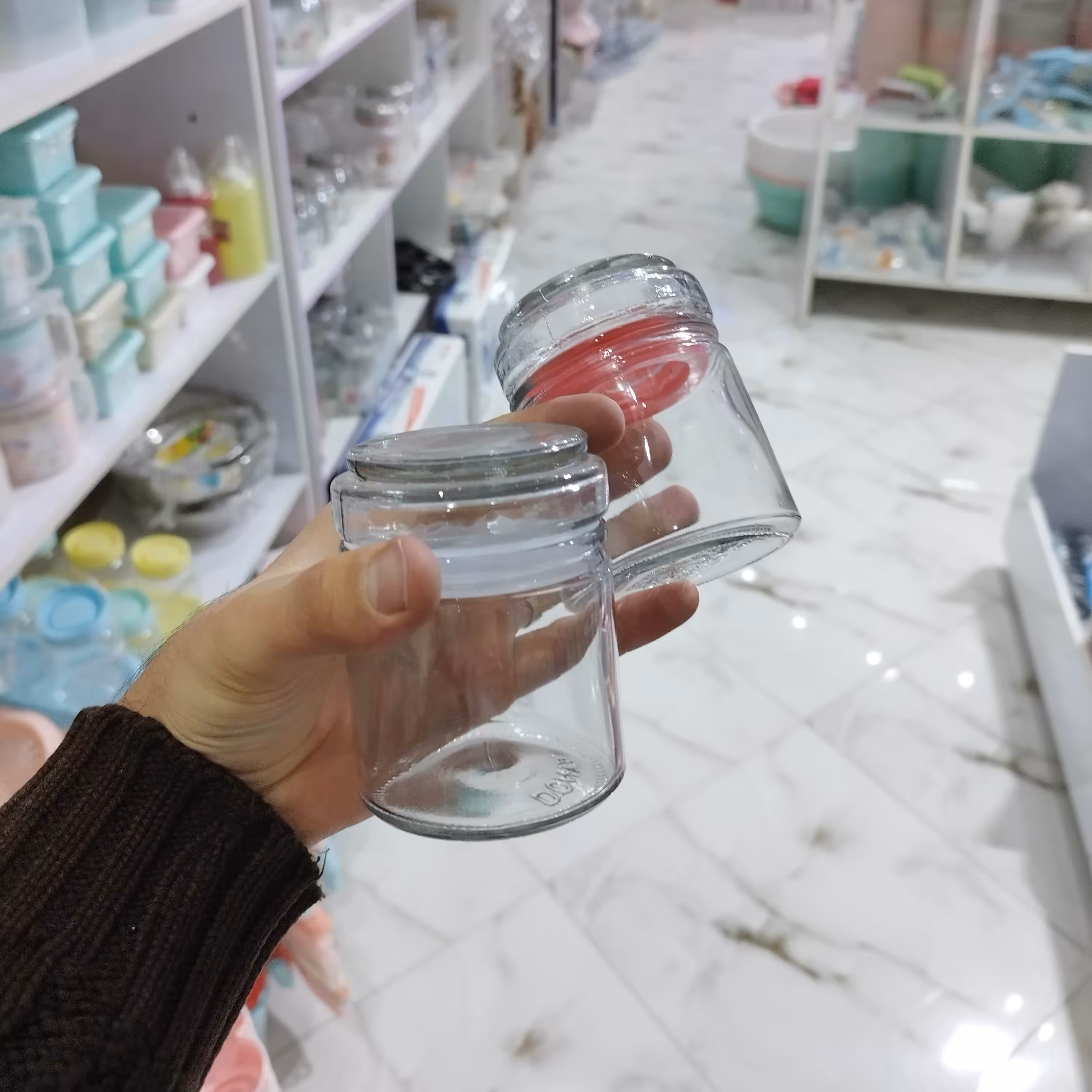 بانکه عسل شیشه ای ، نیم کیلویی ،درب چفت و محکم 