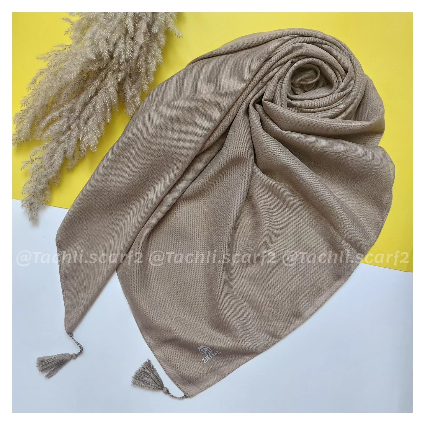 روسری نخی ساده قواره بزرگ کد R230 سبک و بسیار خنک 