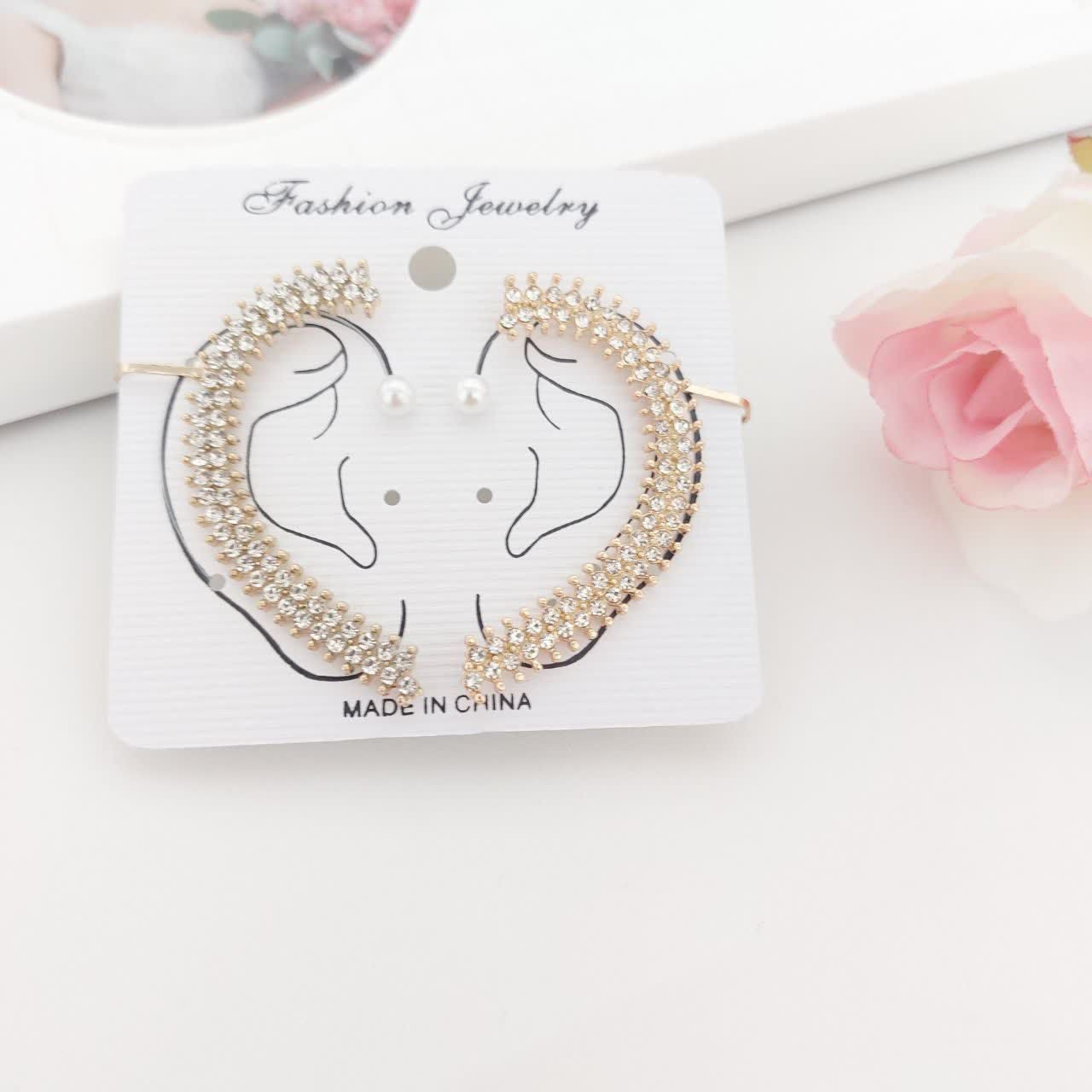 گوشواره بلوتوثی کد11126طرح جواهر.با آبکاری طلا.ضد حساسیت.رنگ ثابت