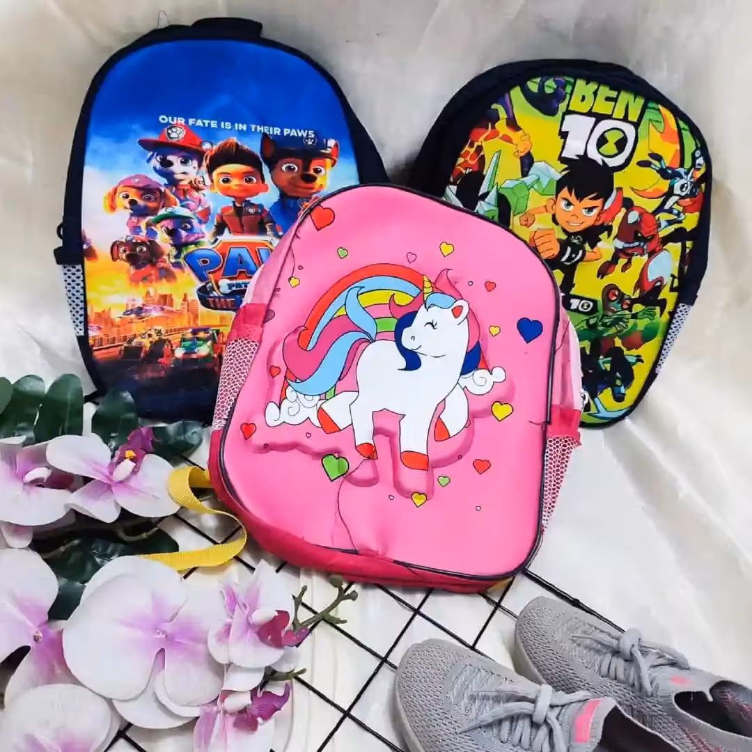 کیف عروسکی مناسب مدرسه و مهد کودک جنس برزنتی ابعاد 32در26