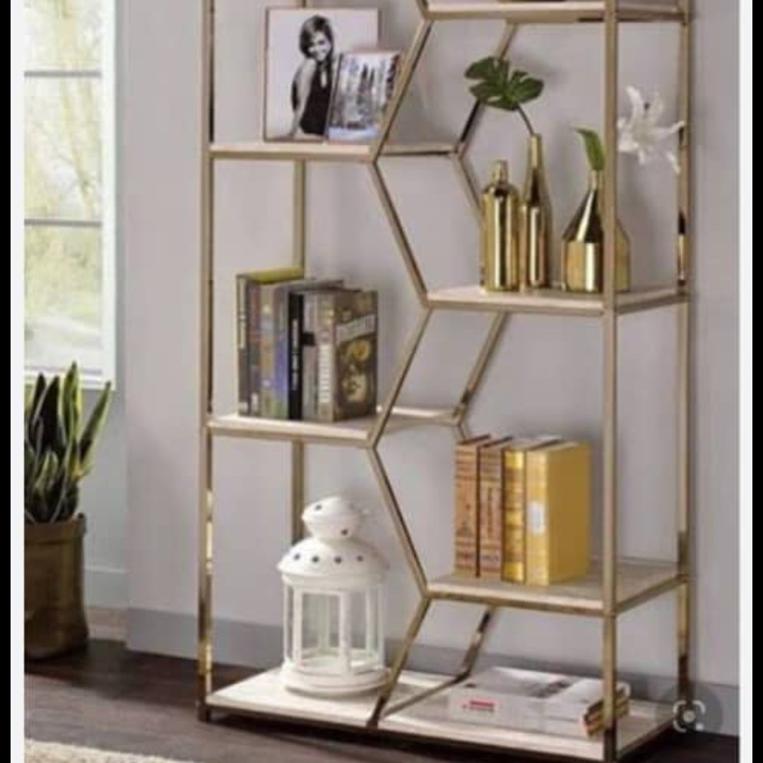 ویترین فلزی کد102در ابعاد 190در100در30 پروفیل 20در20 رنگ استاتیک در رنگهای طلایی و نقره ای هزینه ارسال بصورت پس کرایه