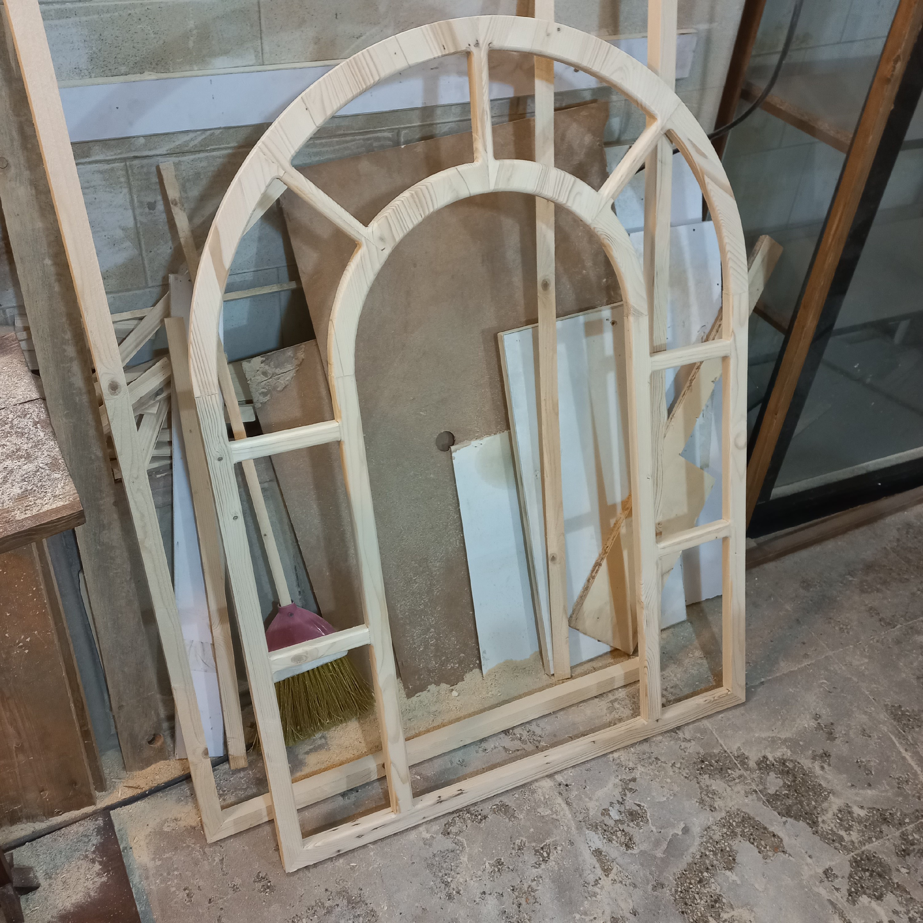 فریم آینه کنسول طرح مشبک