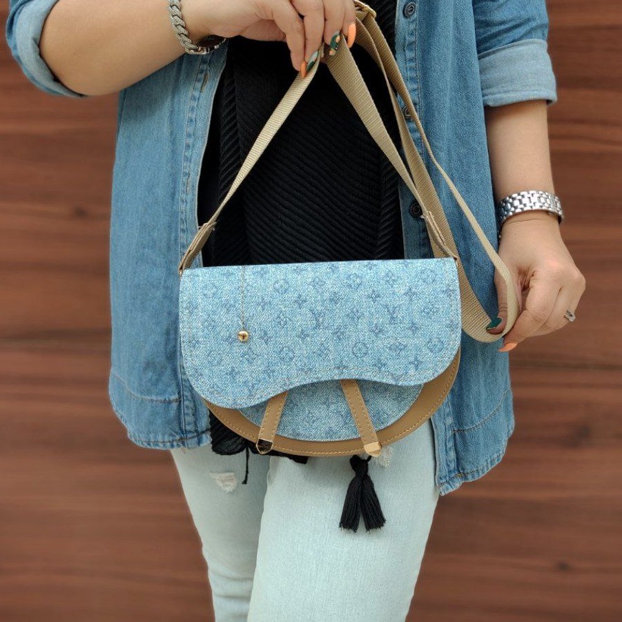  پاسپورتی نیم گرد جنس لی