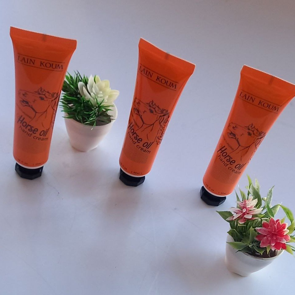 آرایشی کرم فانتزی اسب