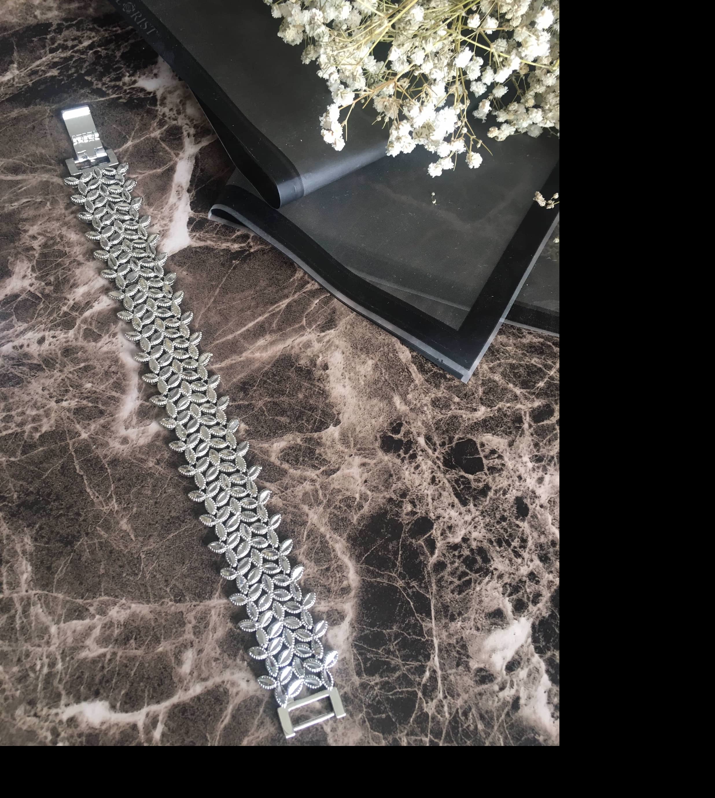 دستبند مقرهای رنگ ثابت 