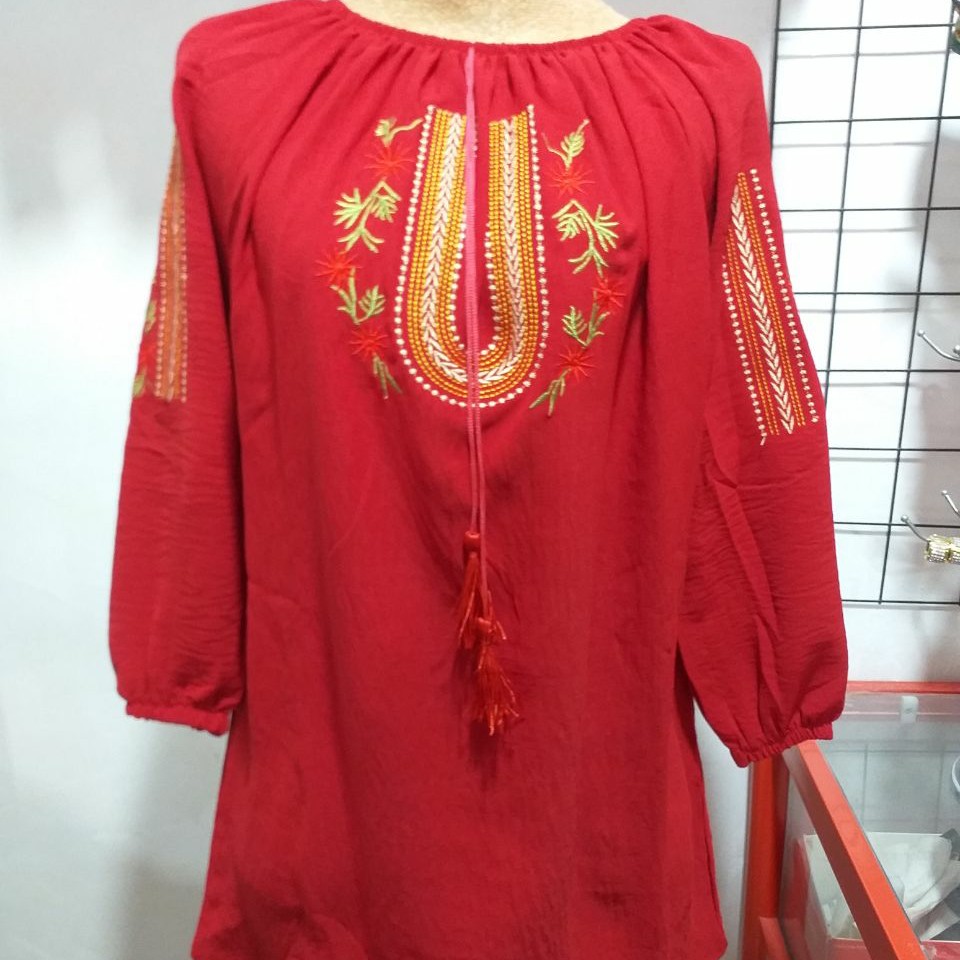 یک کار شیک و جذاب با پارچه ابروبادی
تونیک ابروبادی یقه کشی گلدوزی شده
جنس ابروبادی
رنگبندی در 9 رنگ