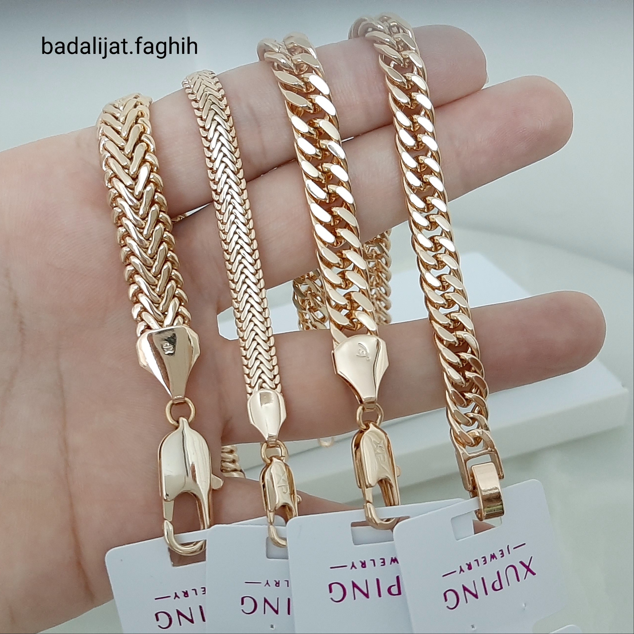 دستبند کارتیر برند ژوپینگ در 4 طرح فوق العاده شیک آبکاری طلا شده و کاملا رنگ ثابت 