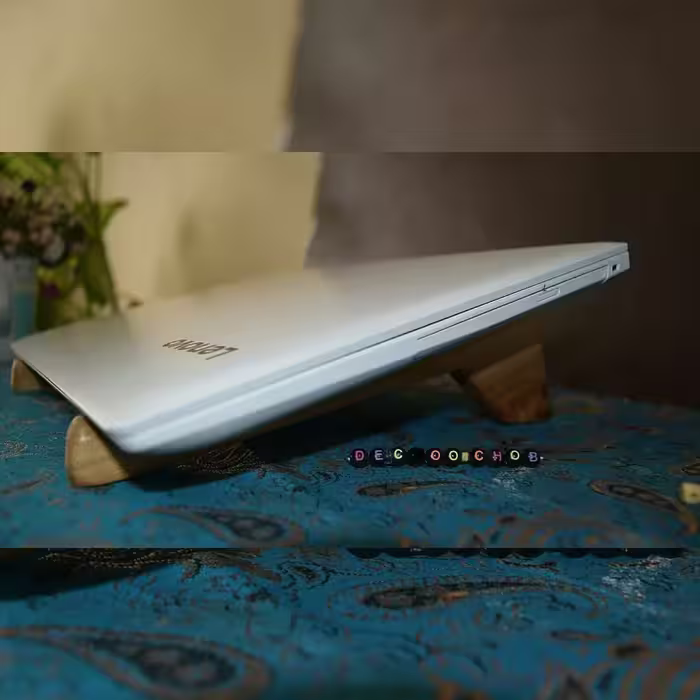استند چوبی لب تاب سبک و قابل حمل