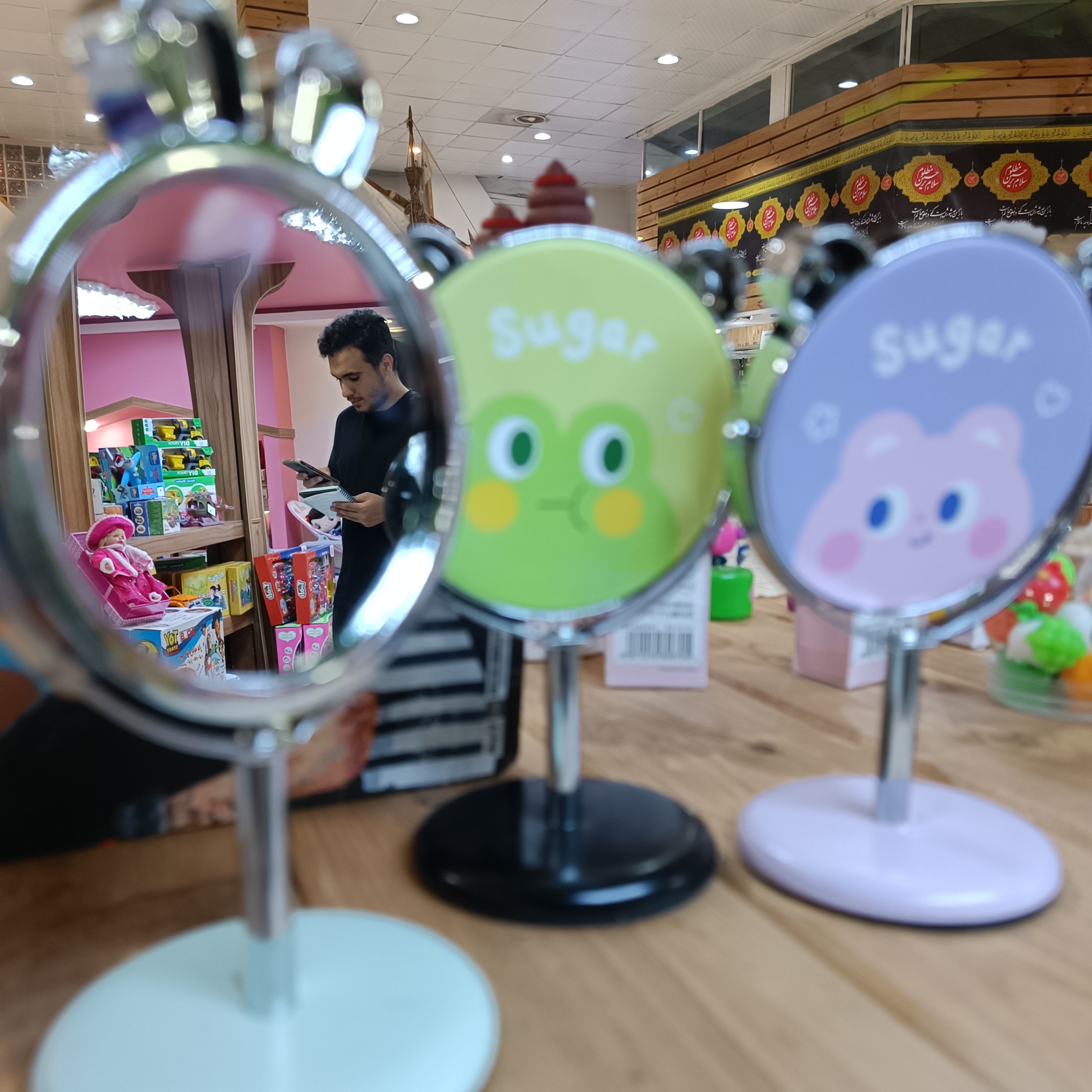 آینه پایه دار فلزی