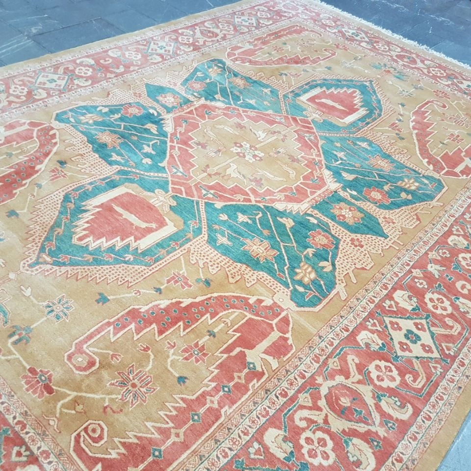 فرش دستباف سلطان اباد طرح لچک و ترنج  