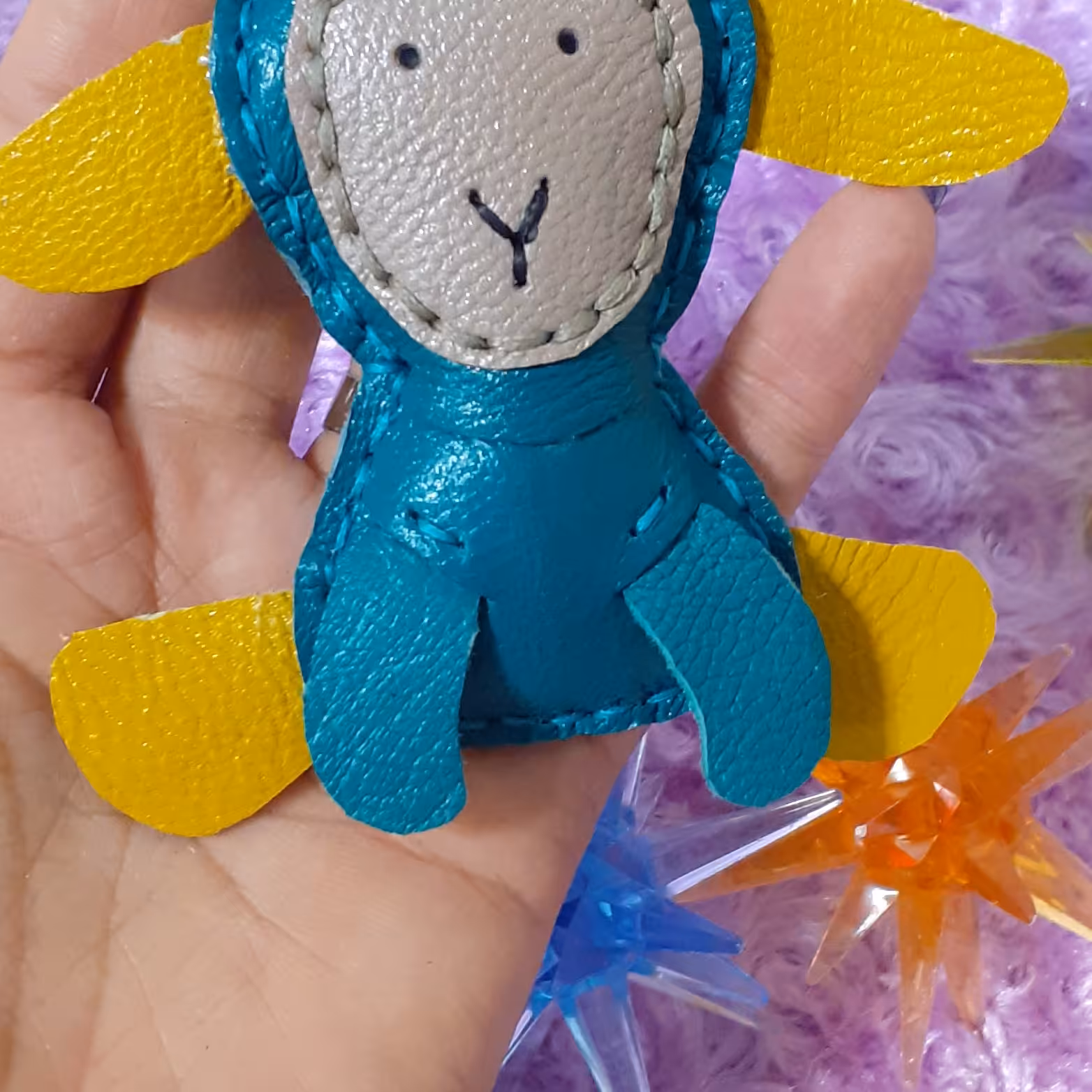 جاکلیدی چرم طبیعی دستدوز طرح گوسفند