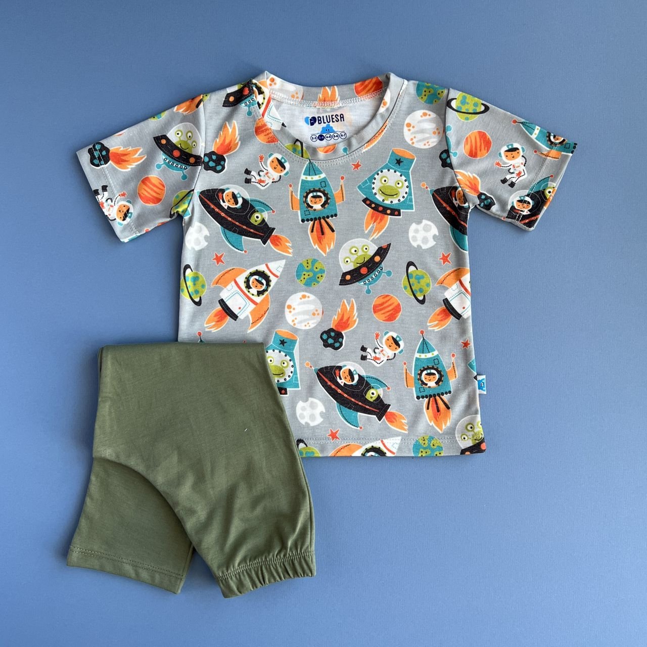 ست تیشرت چاپی طرح فضایی و شلوار  نخ پنبه  بلوسا