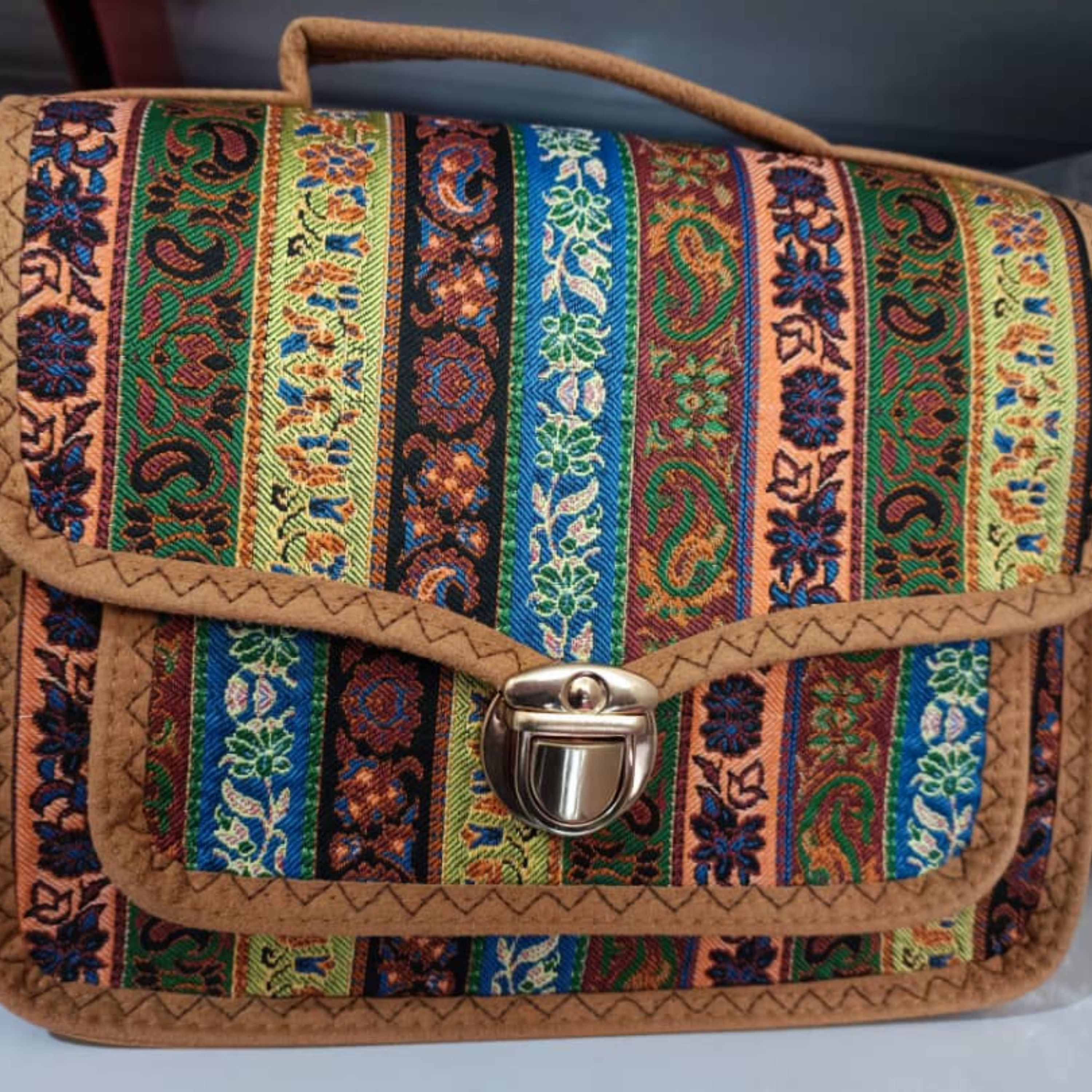 کیف پاسپورتی قفل دار