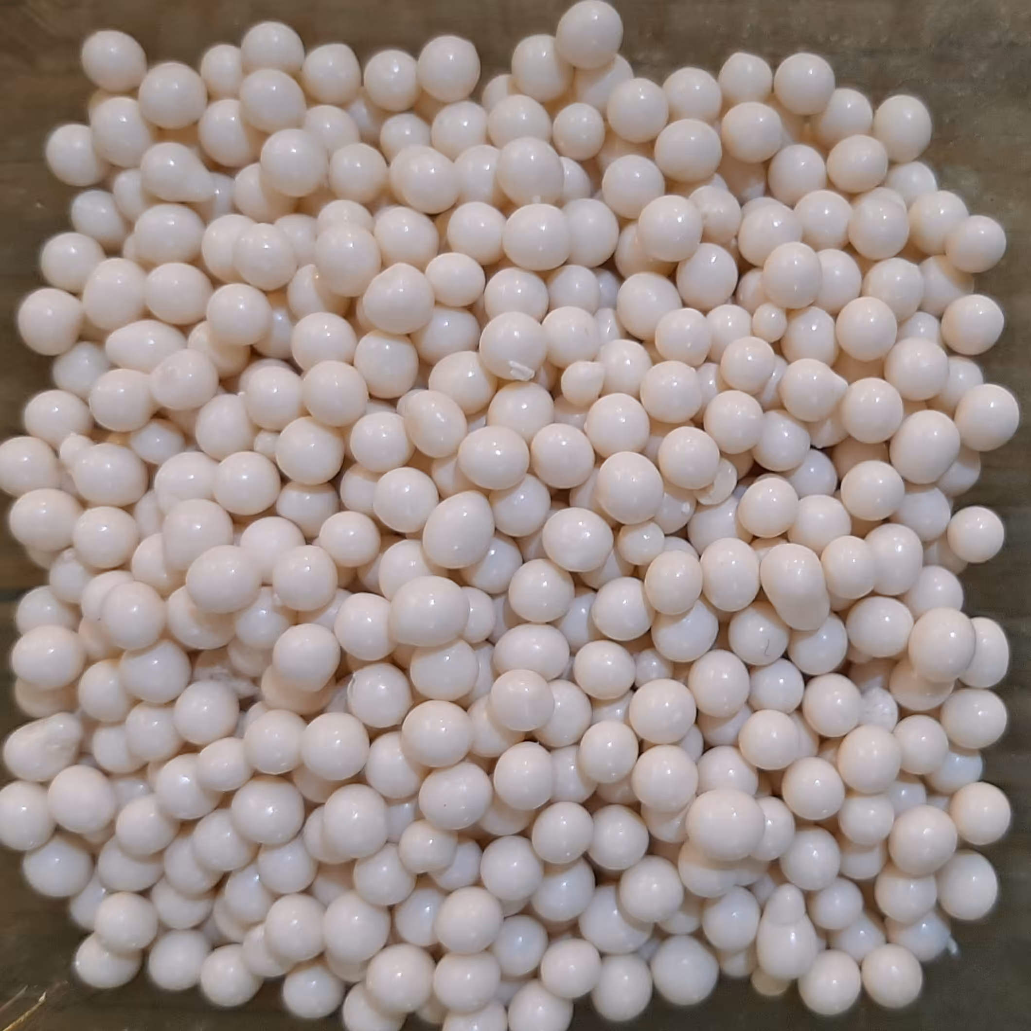 شکلات دراژه ریز کریسپی سفید پارمیدا  65گرم