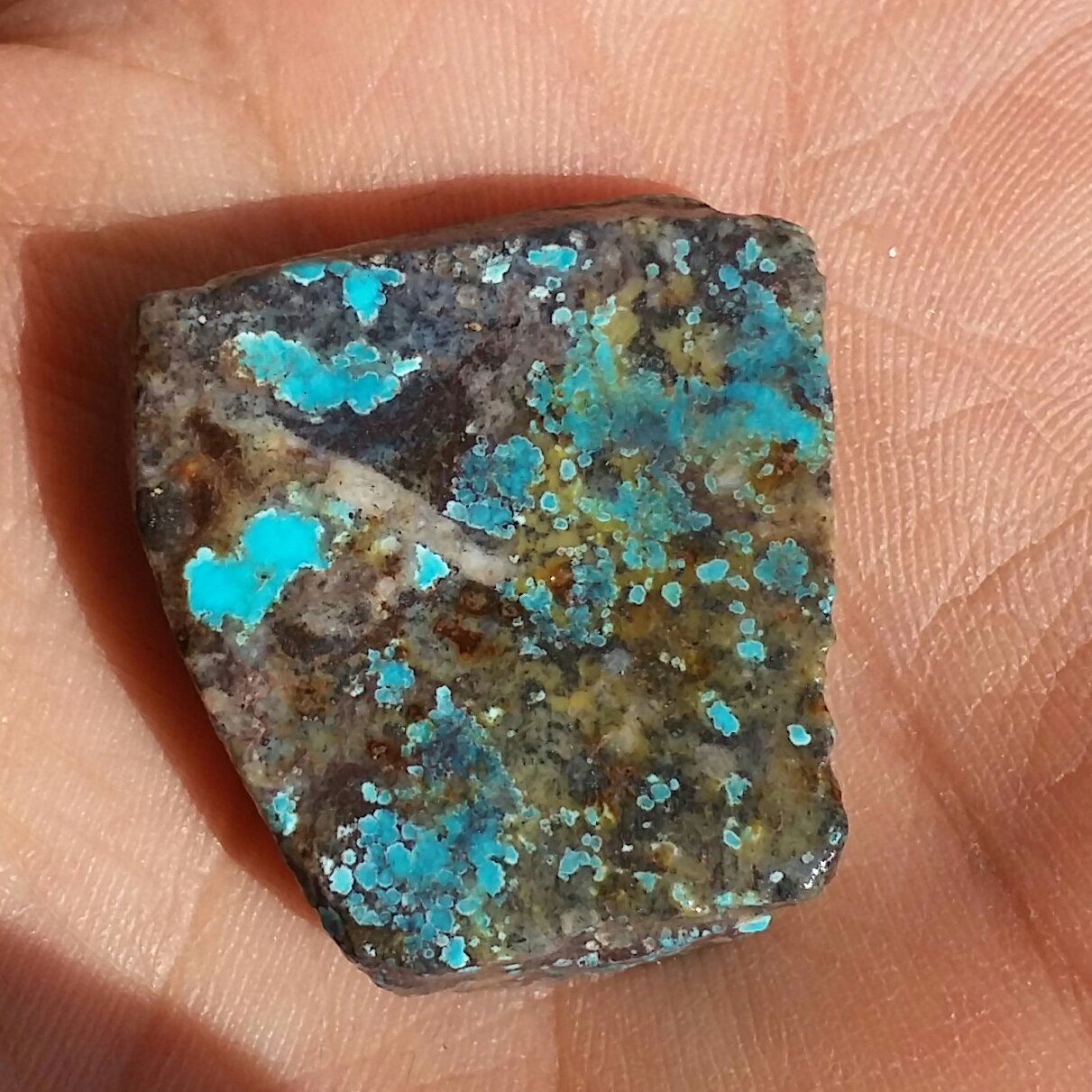 اسلایس سنگ راف فیروزه اصل نیشابور صد در صد طبیعی شااهکار رخلقت
مناسب جهت دکوراسیون و ساخت نگین
