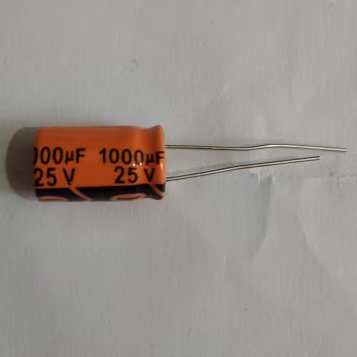خازن 1000 میکروفاراد 25 ولت بسته 3 عددی(هر برند ورنگی که موجود باشدارسال خواهدشد