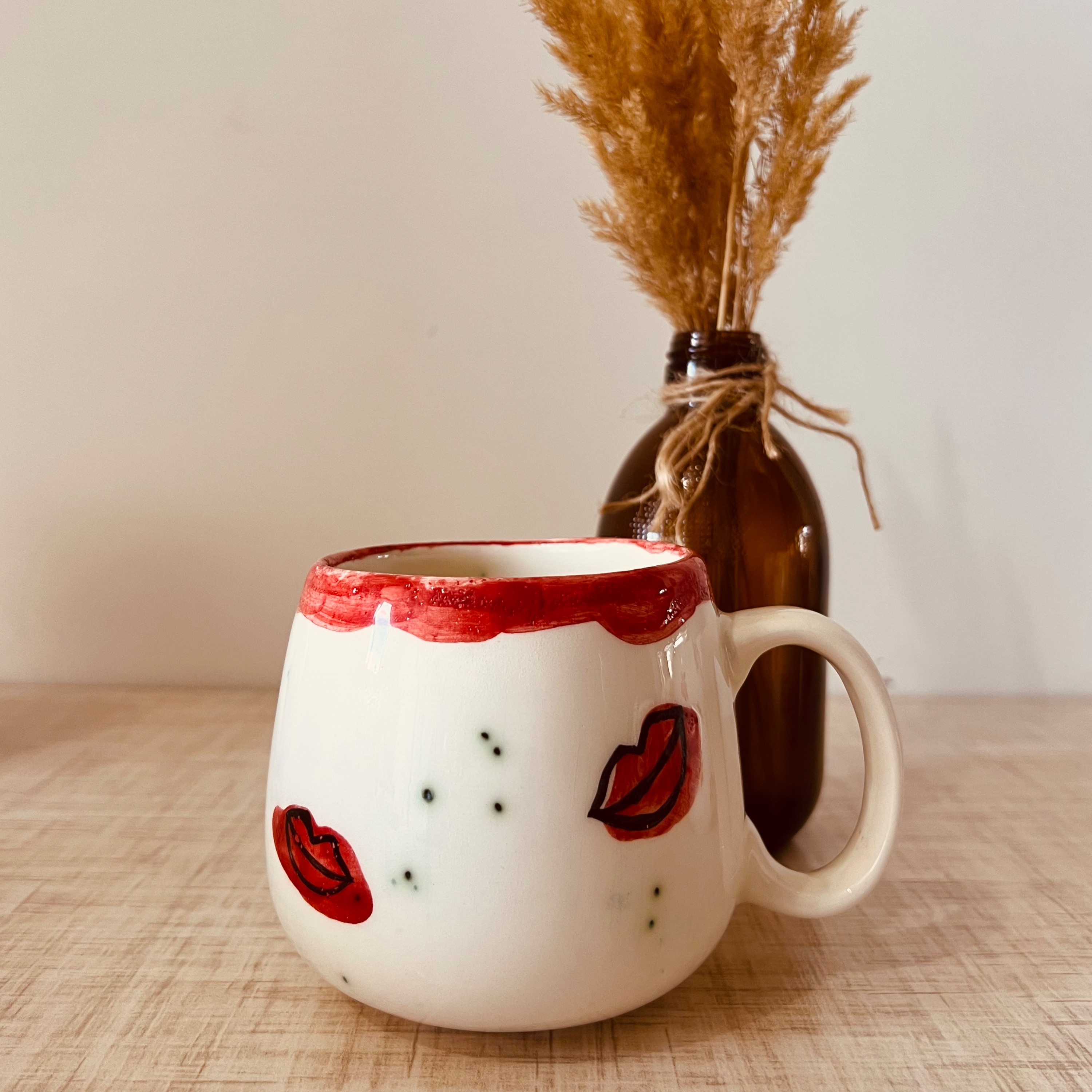 ماگ سرامیکی دستساز بوسه