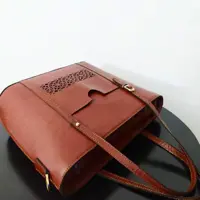 کیف زنانه چرم  دستدوز ، چرم گاوی طبیعی ، قابل سفارش در رنگ دلخواه شما 