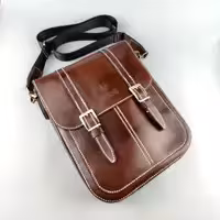 کیف دوشی اسپرت چرم طبیعی دست دوز مدل پستچی برند بوک بیندر با ضمانت 5 ساله