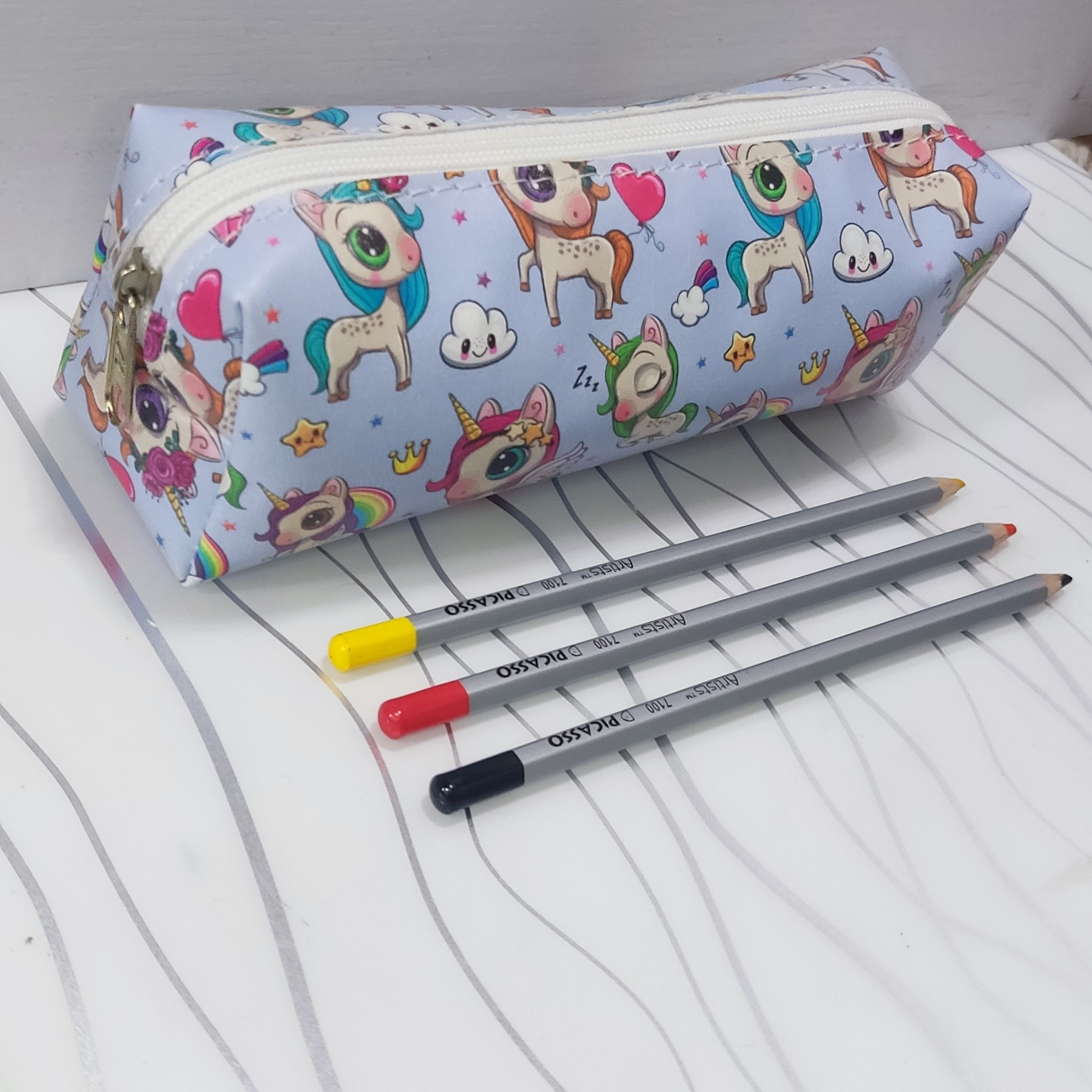 جامدادی  اسب شاخ دار