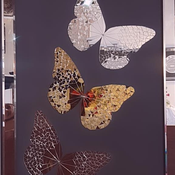 تابلو سه پروانه ابعاد 70 در 100 قاب پی وی سی اینه تراش خورده 5 سانتی