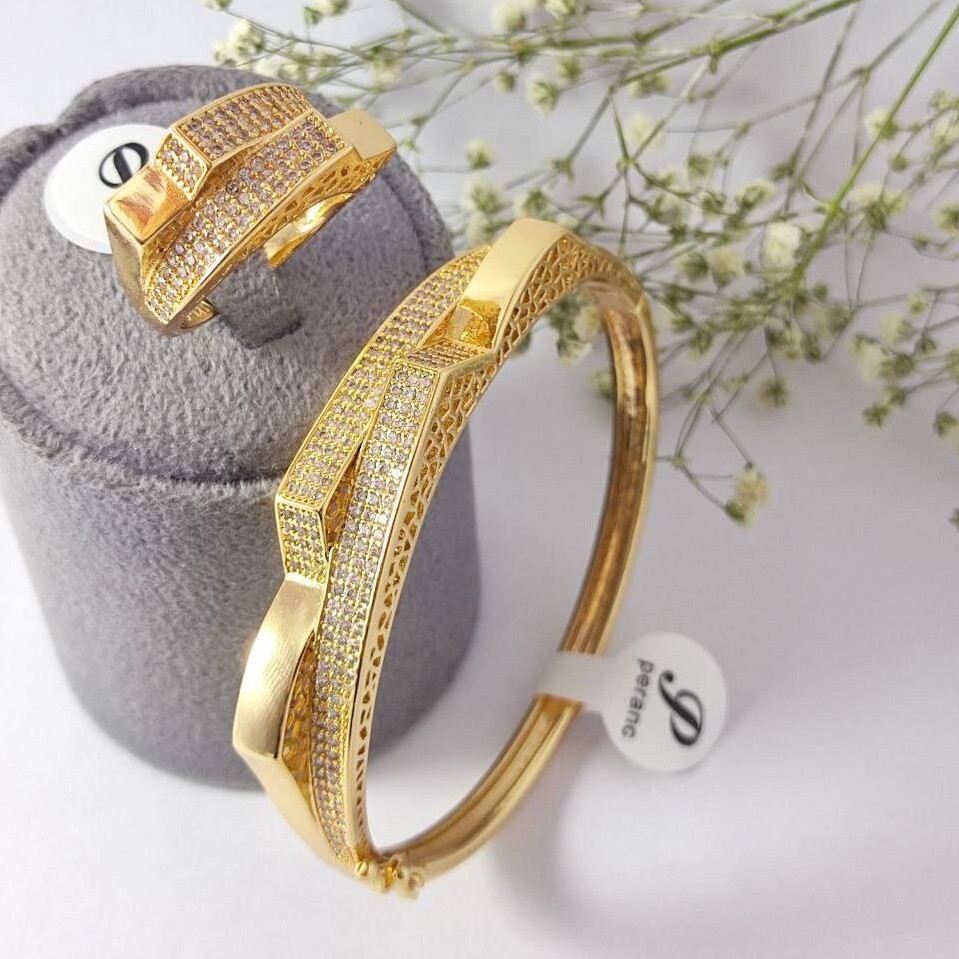 دستبند و انگشتر