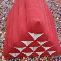 پشتی سه بعدی قرمز