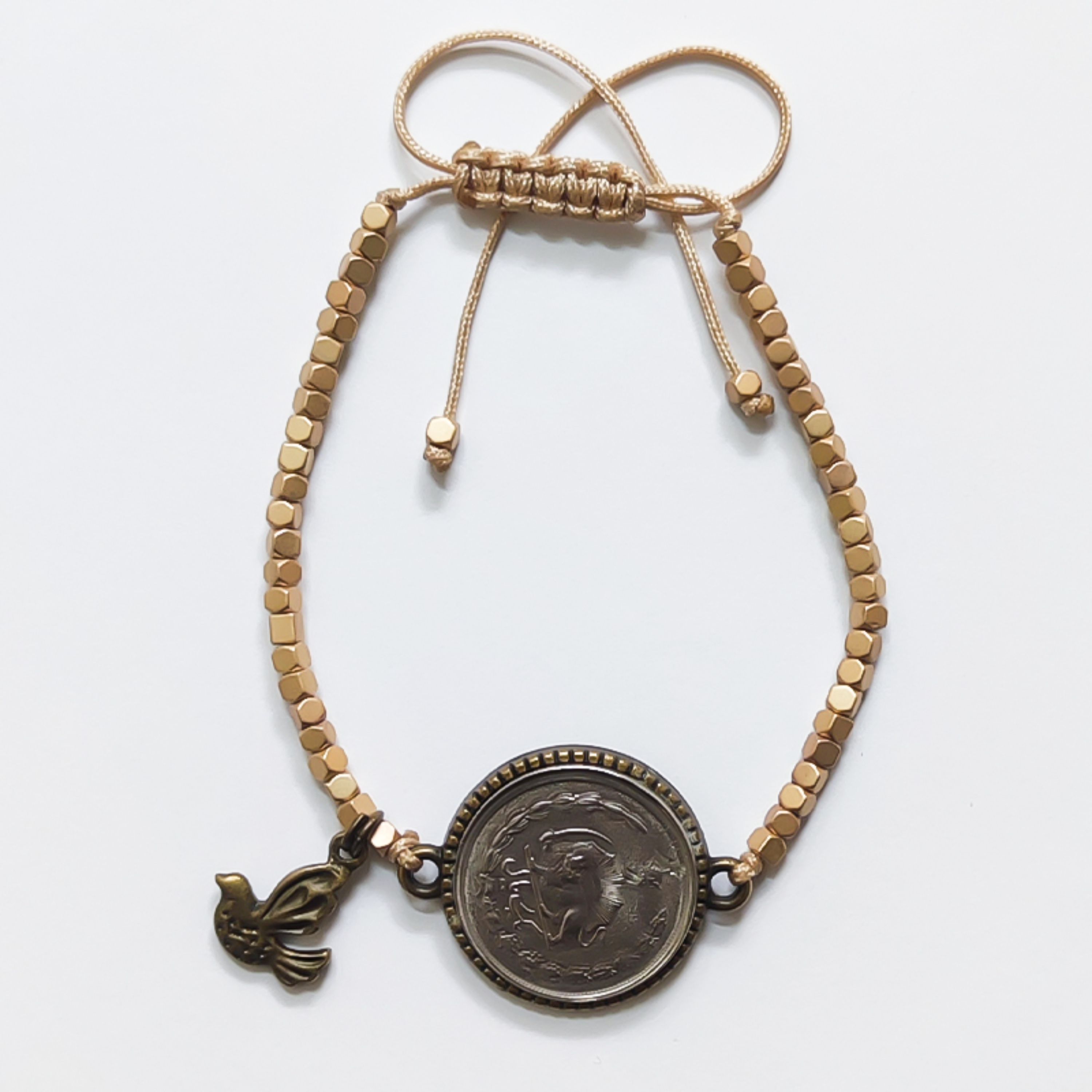 دستبند سنگ و سکه پرنده مناسب هدیه و استفاده روزمره