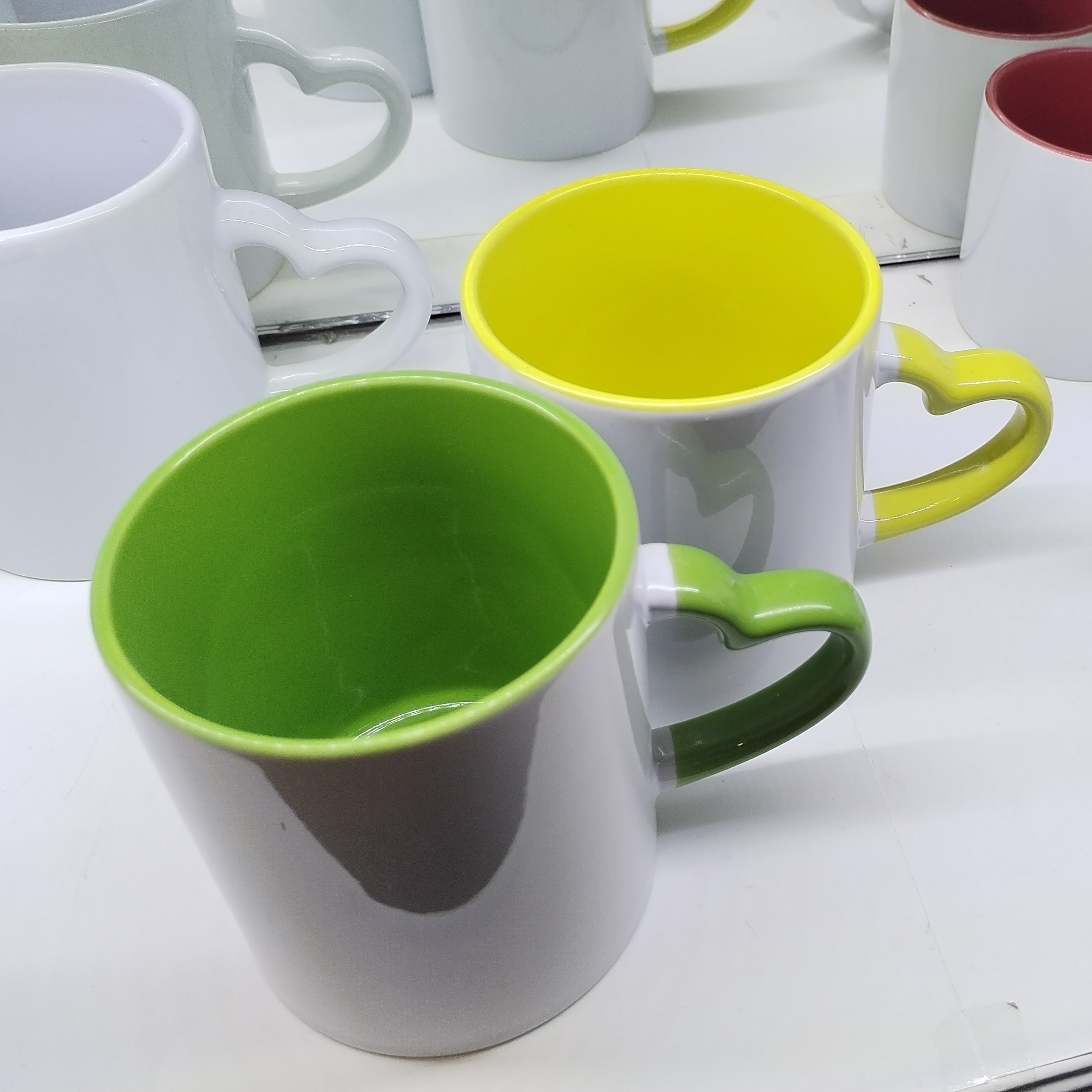 ماگ ساده دسته قلبی رنگی