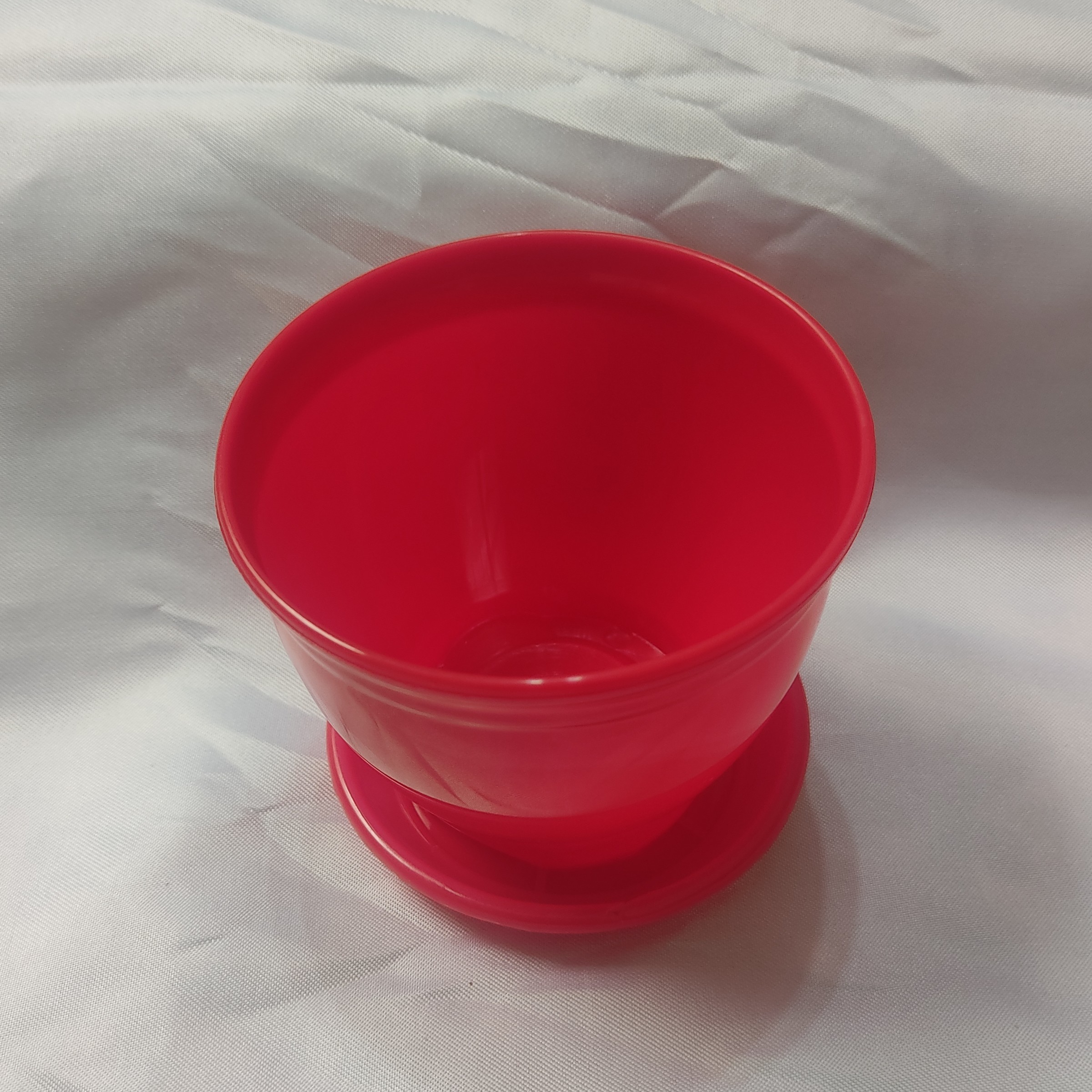 گلدان پلاستیکی خدل کلاسیک سایز 10 رنگ قرمز با زیرگلدانی