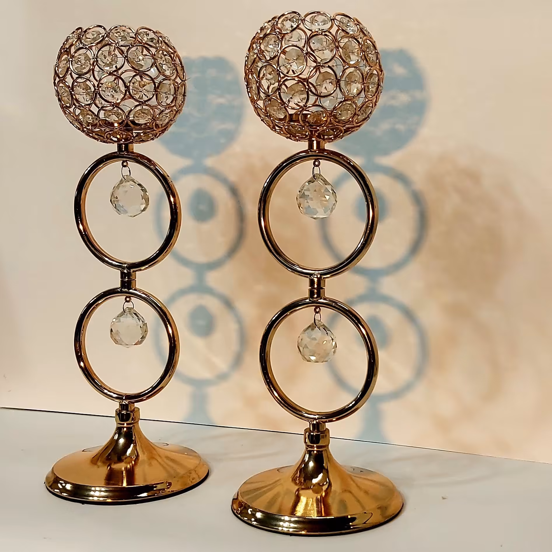 شمعدان طلایی طرح دو حلقه نگین دار عالیجناب در ارتفاع 37cm