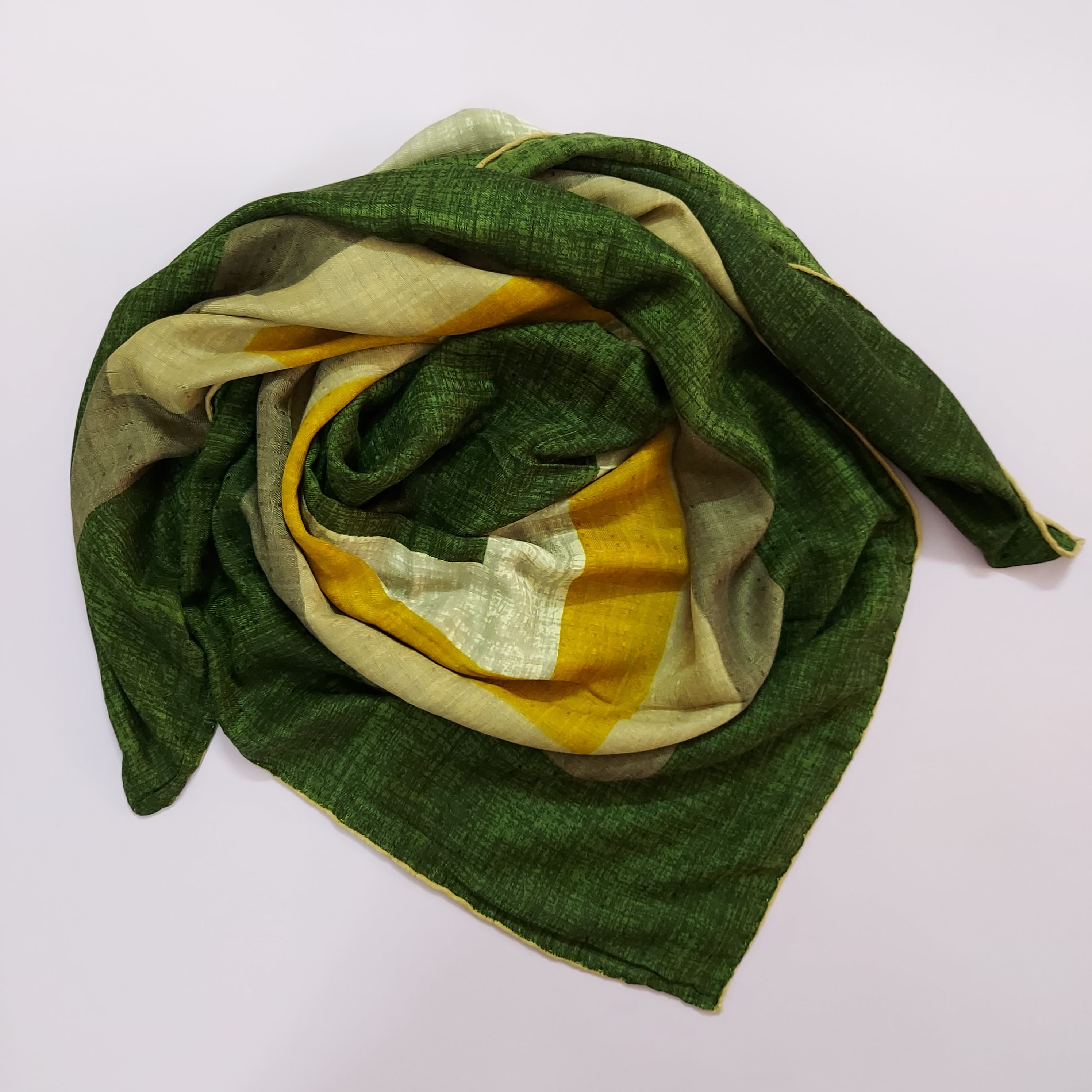 روسری حاشیه دار سبز