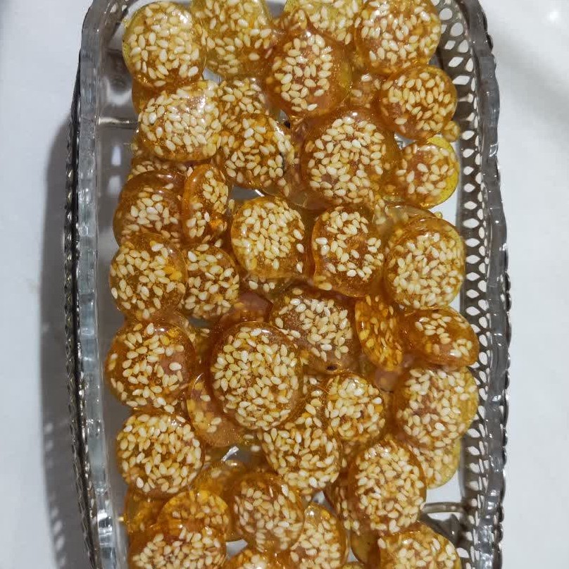 سوهان کنجدی و پولکی 250گرمی ترد و شفاف با مواد اولیه مرغوب و عالی و تضمین با شرط مرجوعیت کالا از لحاظ کیفیت