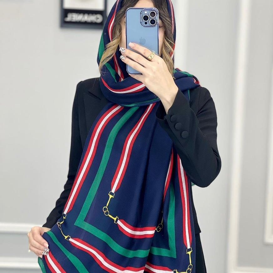 شال نخ پنبه وارداتی ساده دورحاشیه سرمه ای تک رنگ دوردوخت
