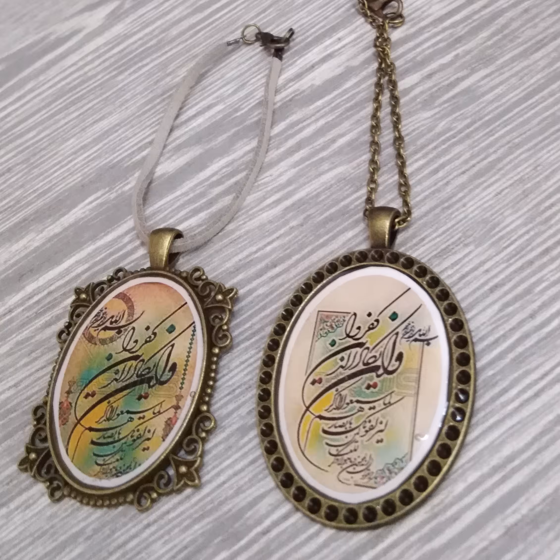 آویز ماشین، قاب برنزی، سبک، سایزش 4 سانت، رنگ برنز ، قابل شستشو