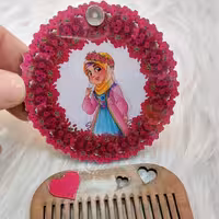 اینه چوبی وشانه چوبی بچگانه 