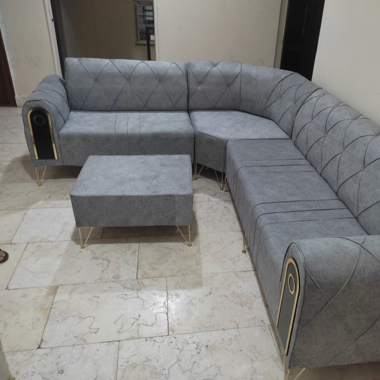 مبل ال چستر با میز عسلی 